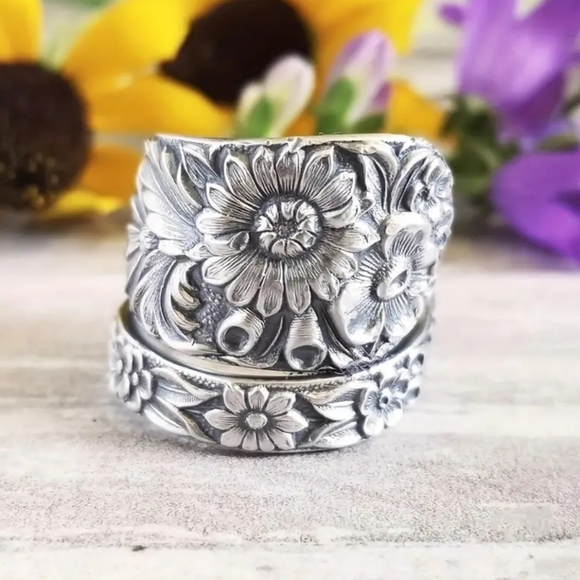 Vintage Sunflower Spoon Ring Adjustable - Picture 1 of 10